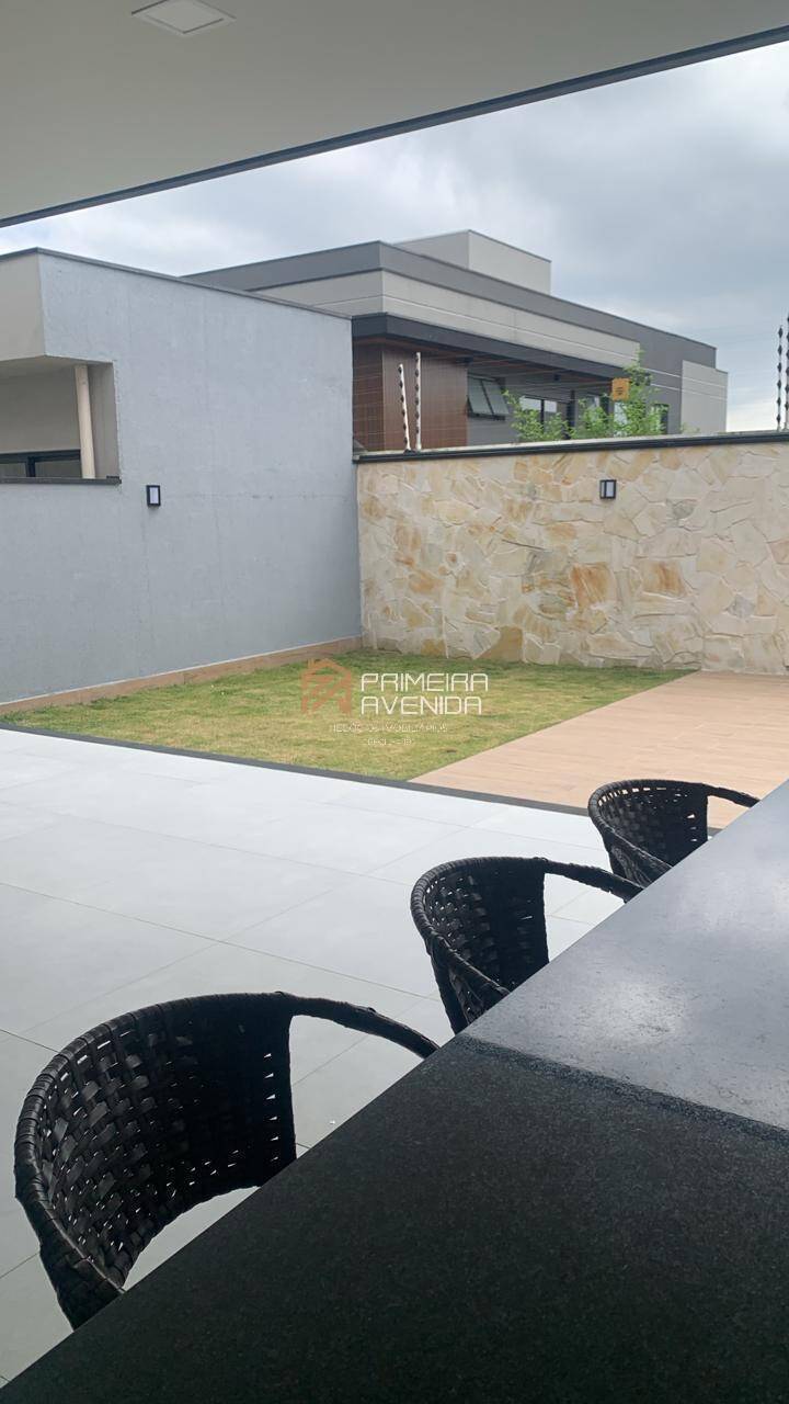 Casa de Condomínio à venda com 3 quartos, 227m² - Foto 6