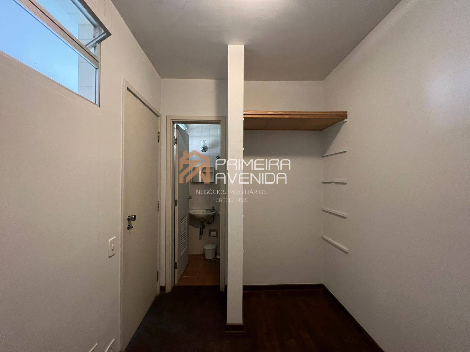 Apartamento à venda com 4 quartos, 220m² - Foto 7