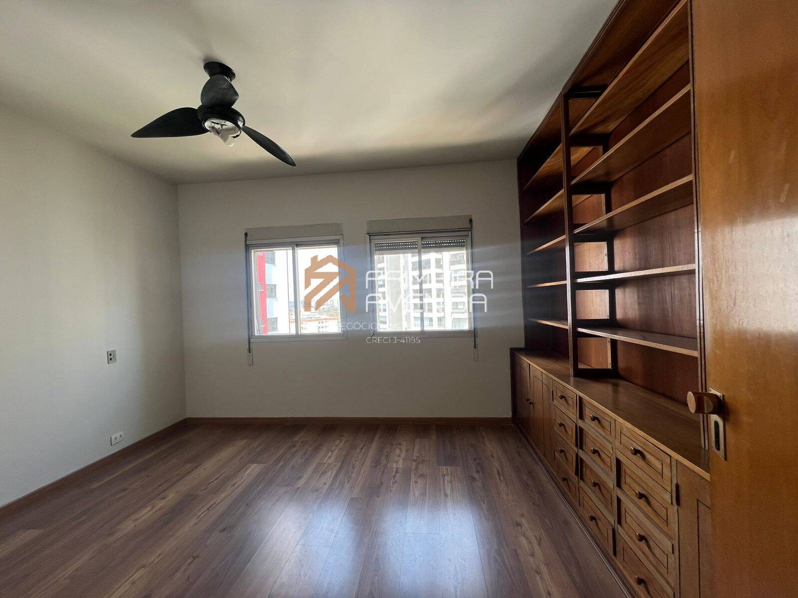 Apartamento à venda com 4 quartos, 220m² - Foto 13