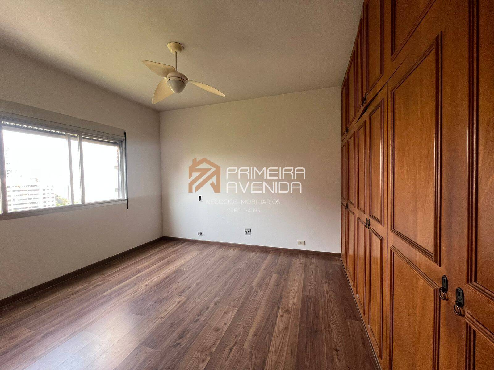 Apartamento à venda com 4 quartos, 220m² - Foto 12