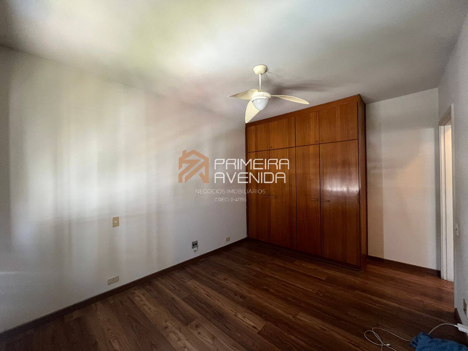 Apartamento à venda com 4 quartos, 220m² - Foto 16