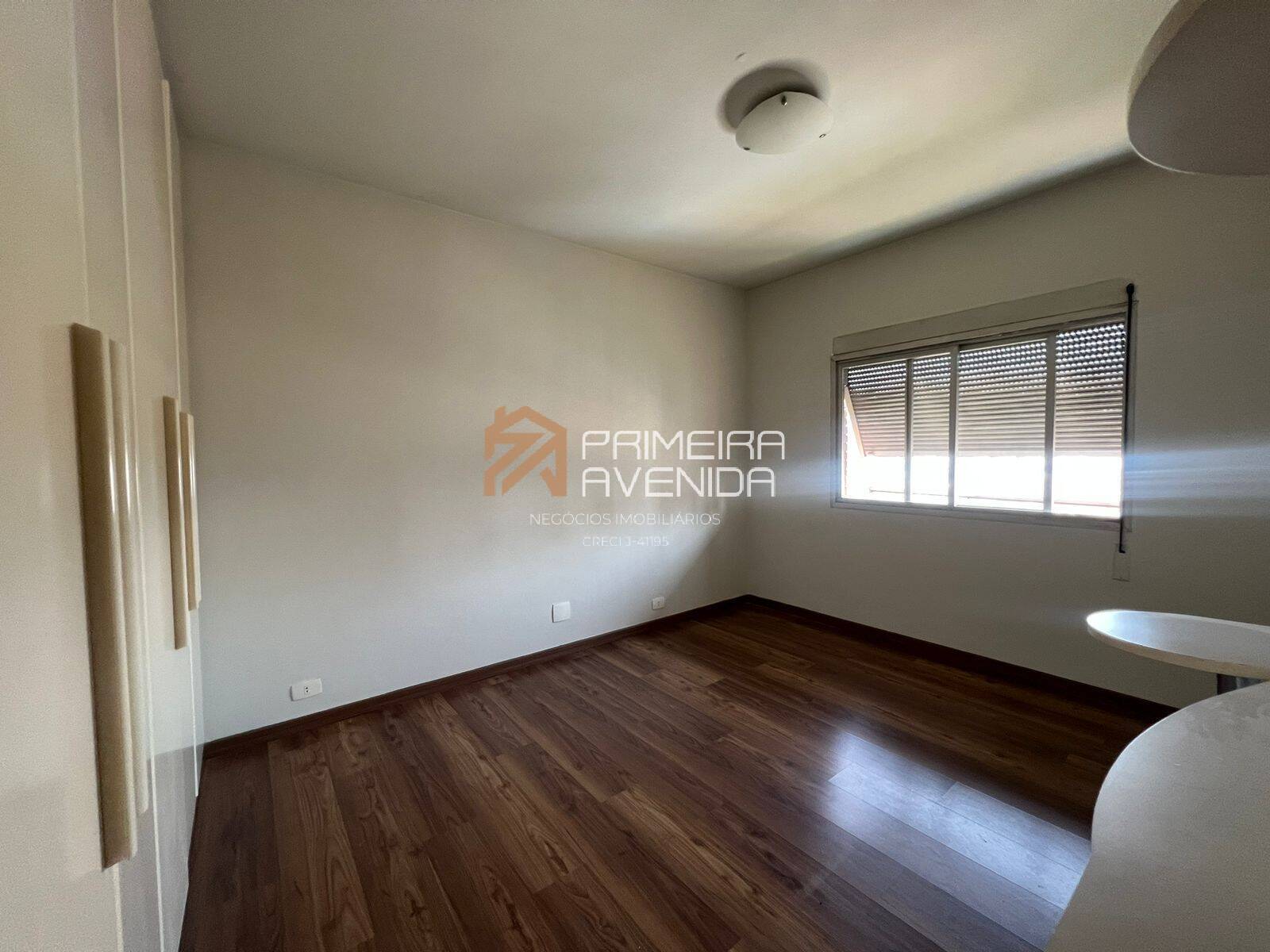 Apartamento à venda com 4 quartos, 220m² - Foto 18