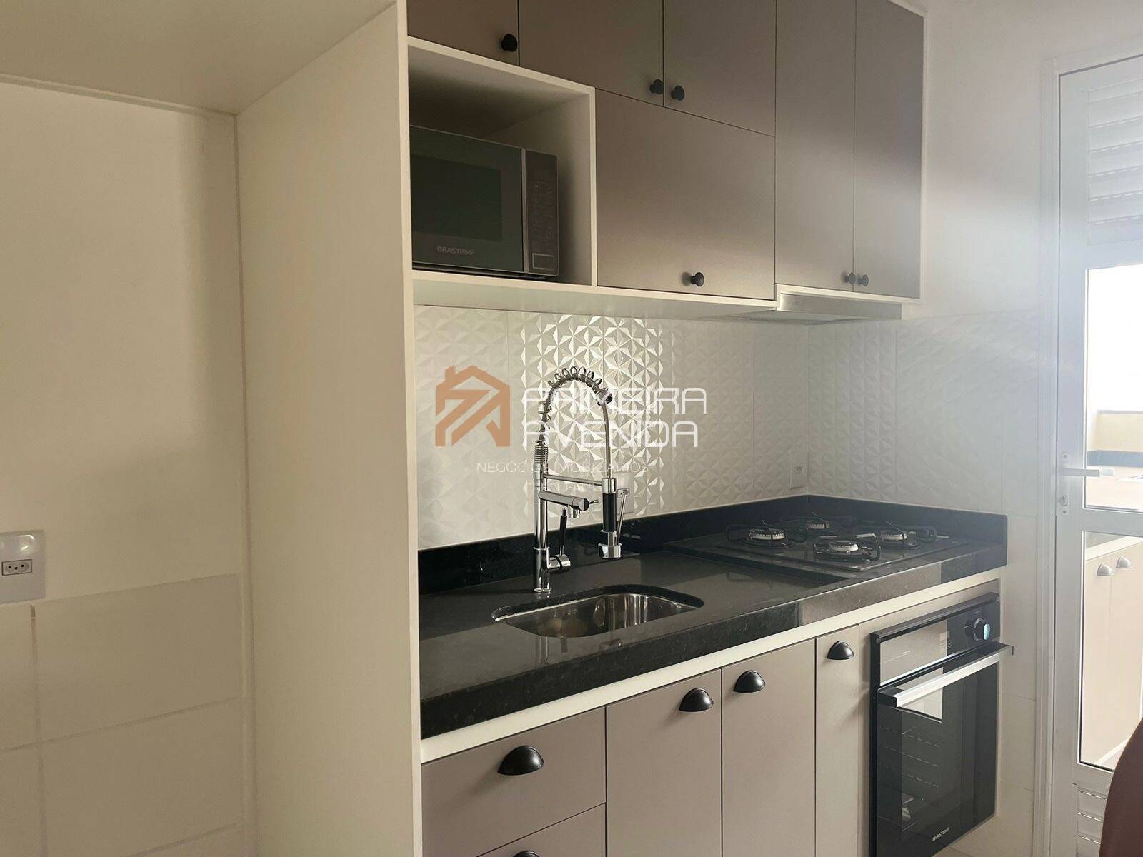 Apartamento à venda com 3 quartos, 65m² - Foto 2