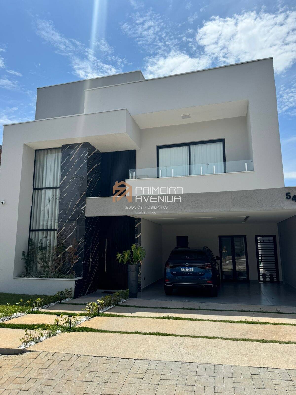 Casa para alugar com 3 quartos, 277m² - Foto 1