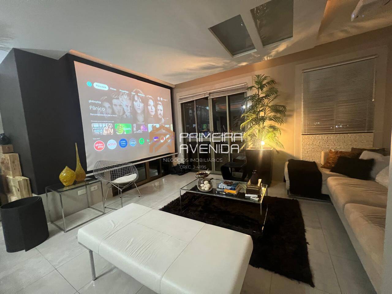 Apartamento à venda com 4 quartos, 206m² - Foto 1