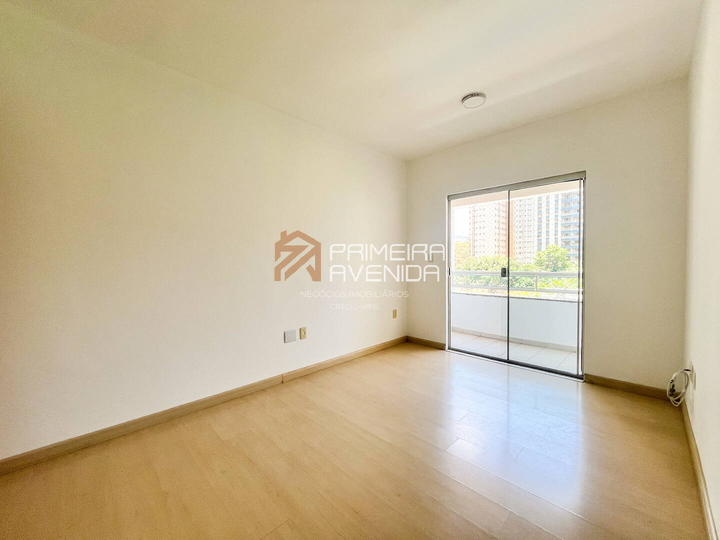 Apartamento à venda com 3 quartos, 94m² - Foto 1