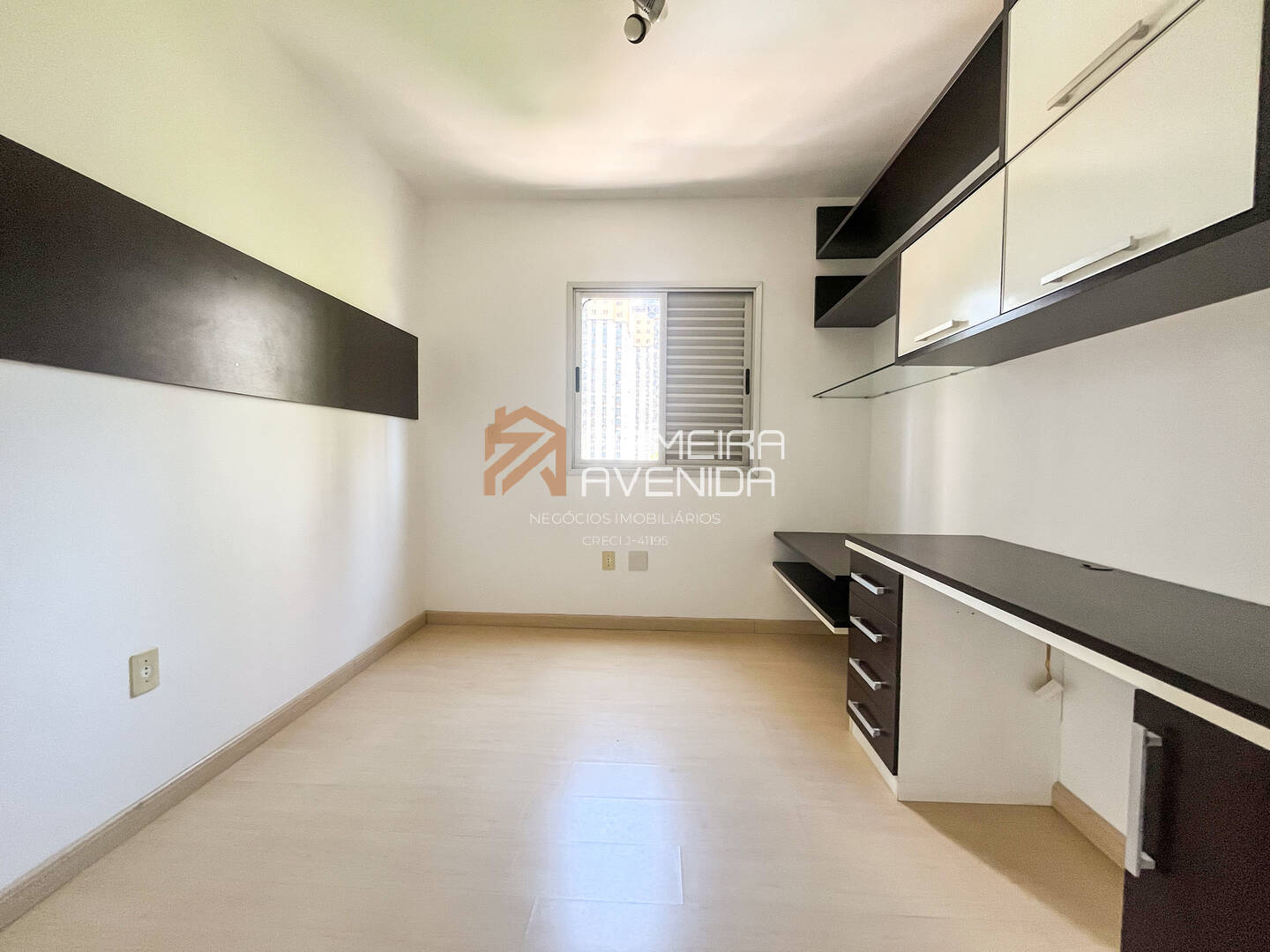 Apartamento à venda com 3 quartos, 94m² - Foto 9