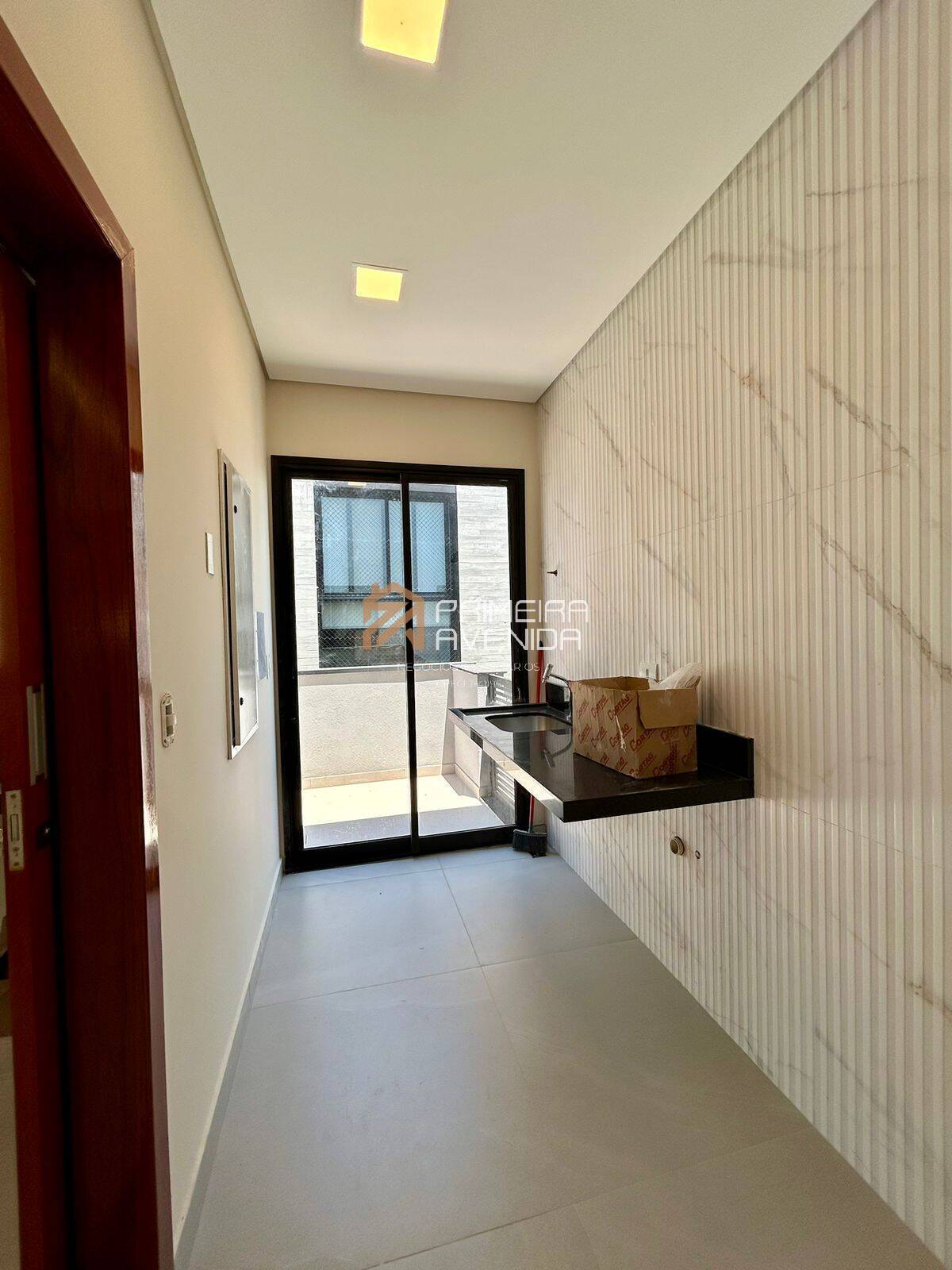 Casa à venda com 4 quartos, 250m² - Foto 16