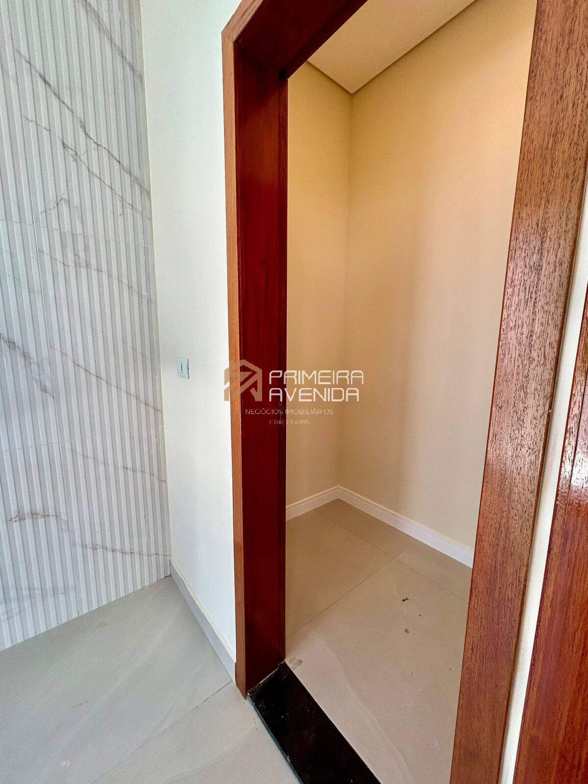 Casa à venda com 4 quartos, 250m² - Foto 17