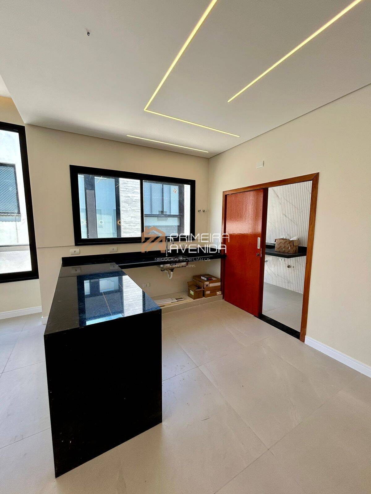 Casa à venda com 4 quartos, 250m² - Foto 6