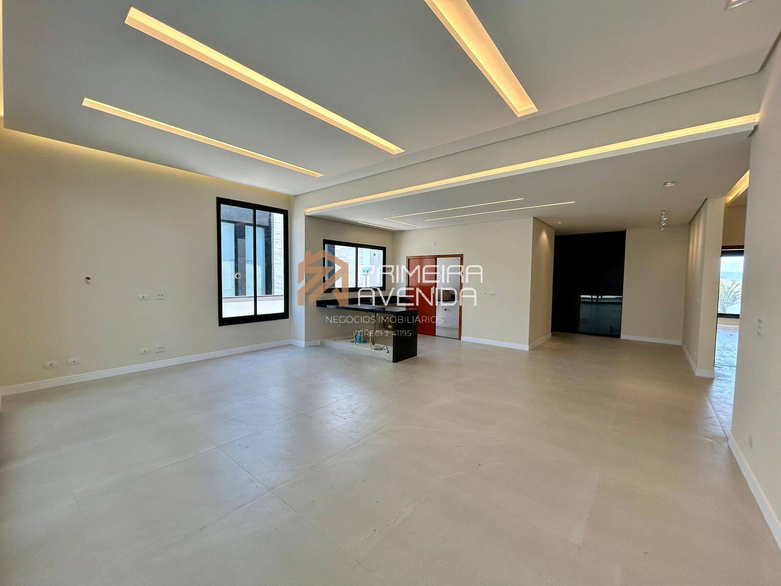 Casa à venda com 4 quartos, 250m² - Foto 5