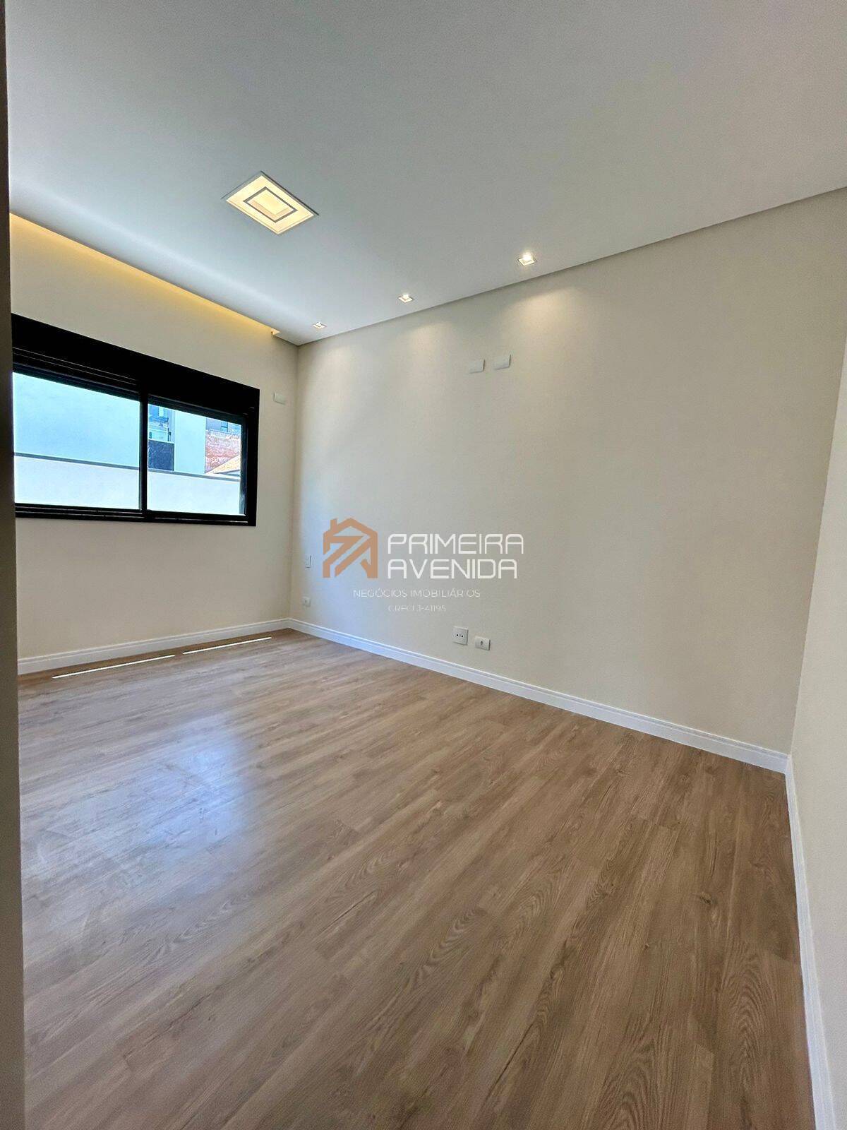 Casa à venda com 4 quartos, 250m² - Foto 13