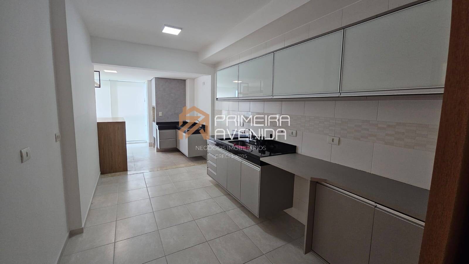 Apartamento à venda com 4 quartos, 183m² - Foto 9