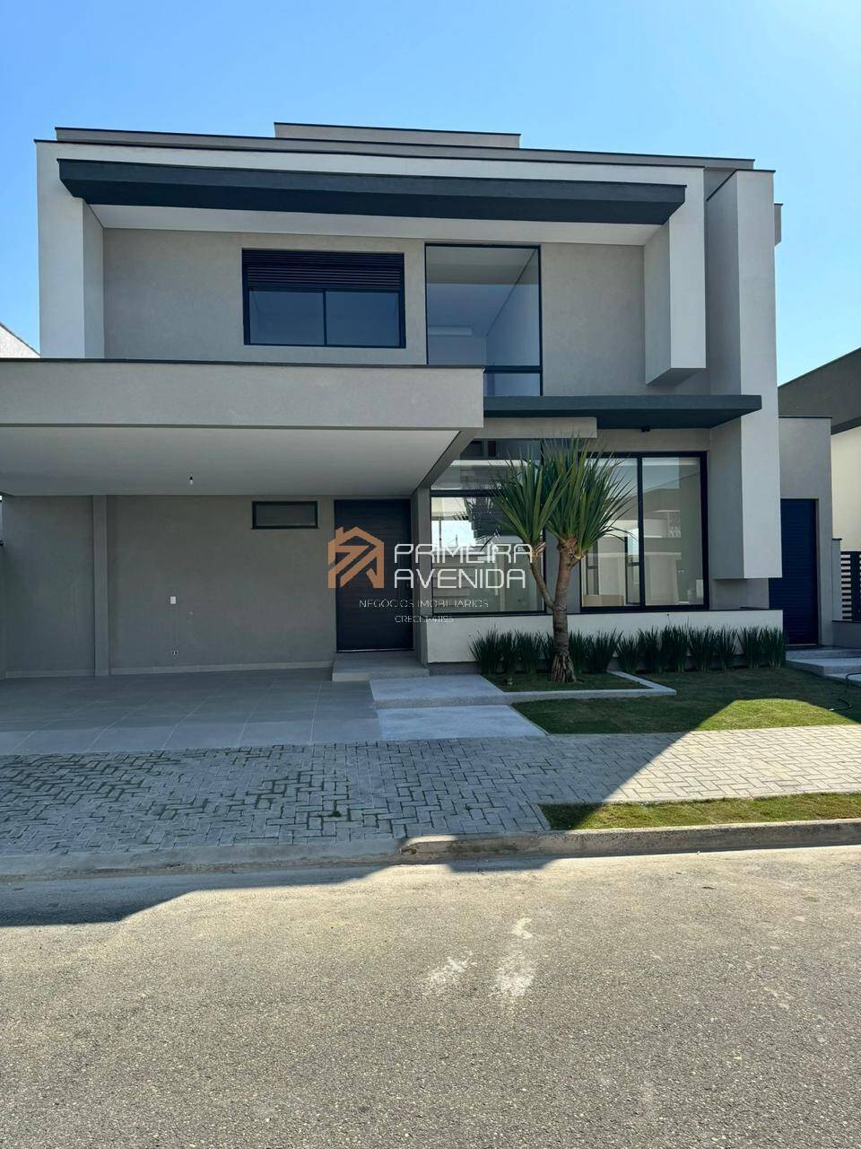 Casa à venda com 4 quartos, 273m² - Foto 2