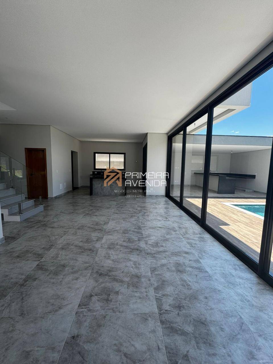 Casa à venda com 4 quartos, 273m² - Foto 3