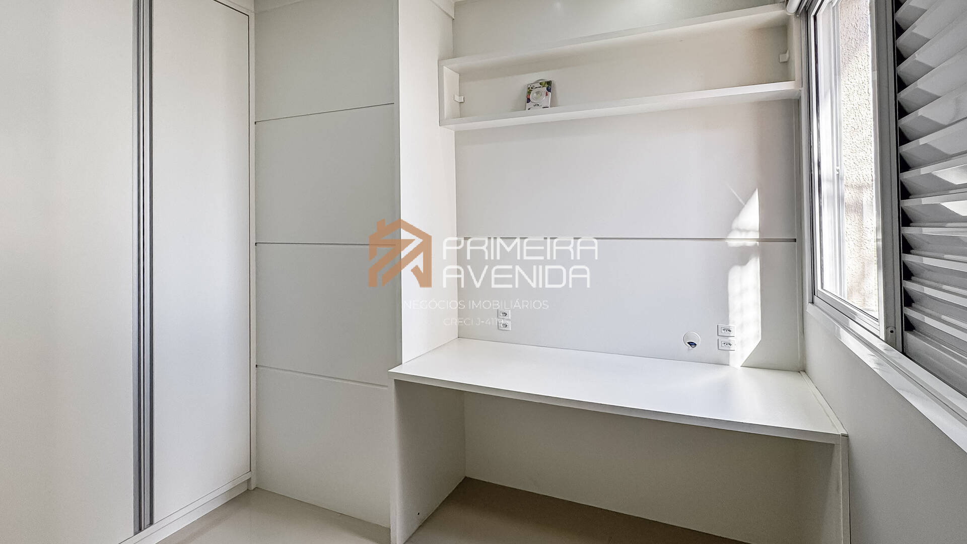 Apartamento à venda com 2 quartos, 75m² - Foto 27