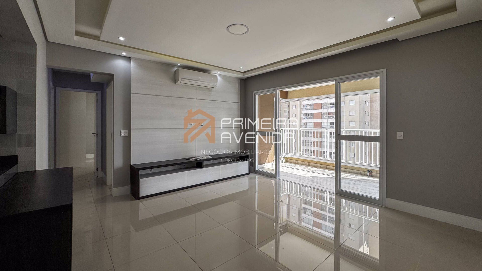 Apartamento à venda com 2 quartos, 75m² - Foto 1