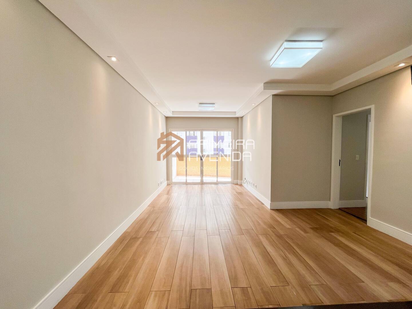 Apartamento à venda com 3 quartos, 108m² - Foto 2