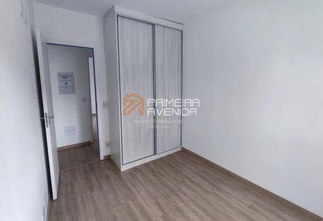 Apartamento à venda com 3 quartos, 75m² - Foto 4