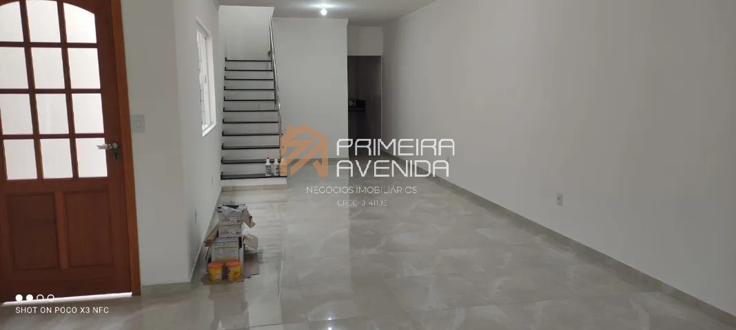 Casa à venda com 3 quartos, 150m² - Foto 1