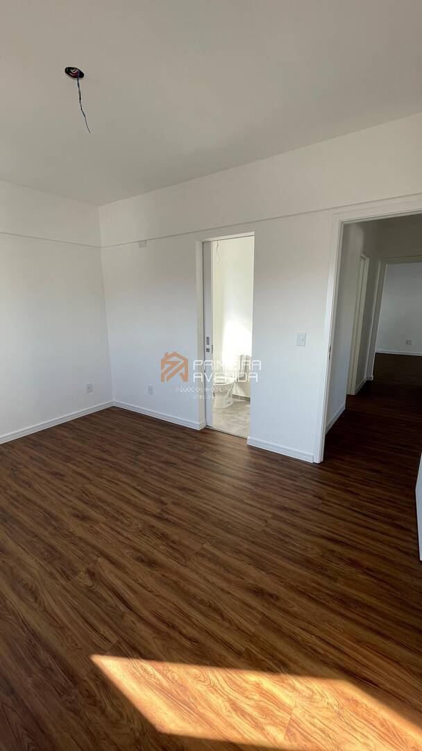 Apartamento para alugar com 3 quartos, 101m² - Foto 6