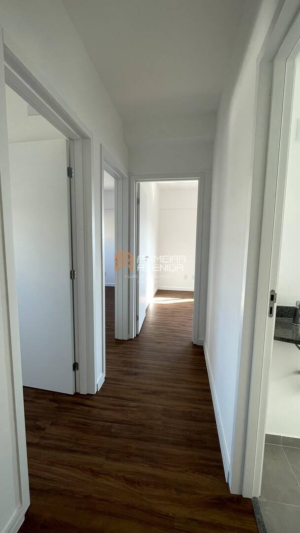 Apartamento para alugar com 3 quartos, 101m² - Foto 9