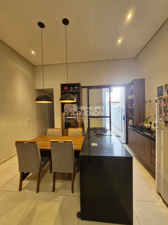 Casa à venda com 3 quartos, 125m² - Foto 1