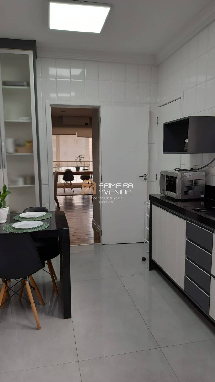 Apartamento à venda com 3 quartos, 142m² - Foto 10